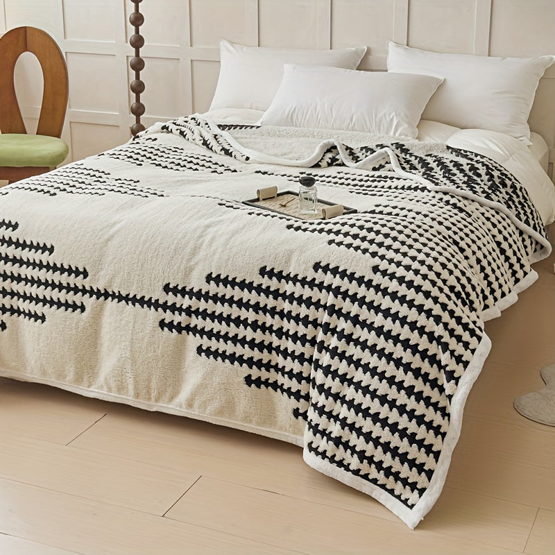 All-Season Thickened Taffeta Fleece Blanket - Soft Geometric Pattern, Lightweight & Durable for Office Naps