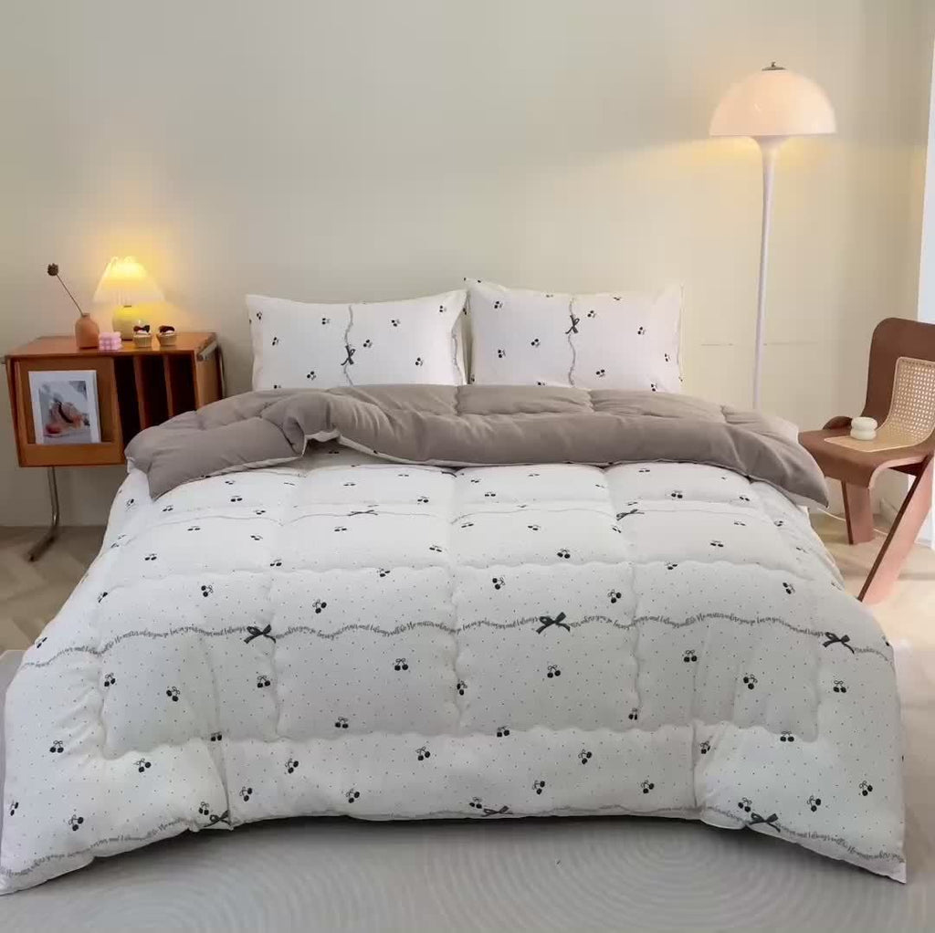 3pcs Black Cherry Floral Print Quilted Bedding Set - Ultra-Soft Polyester