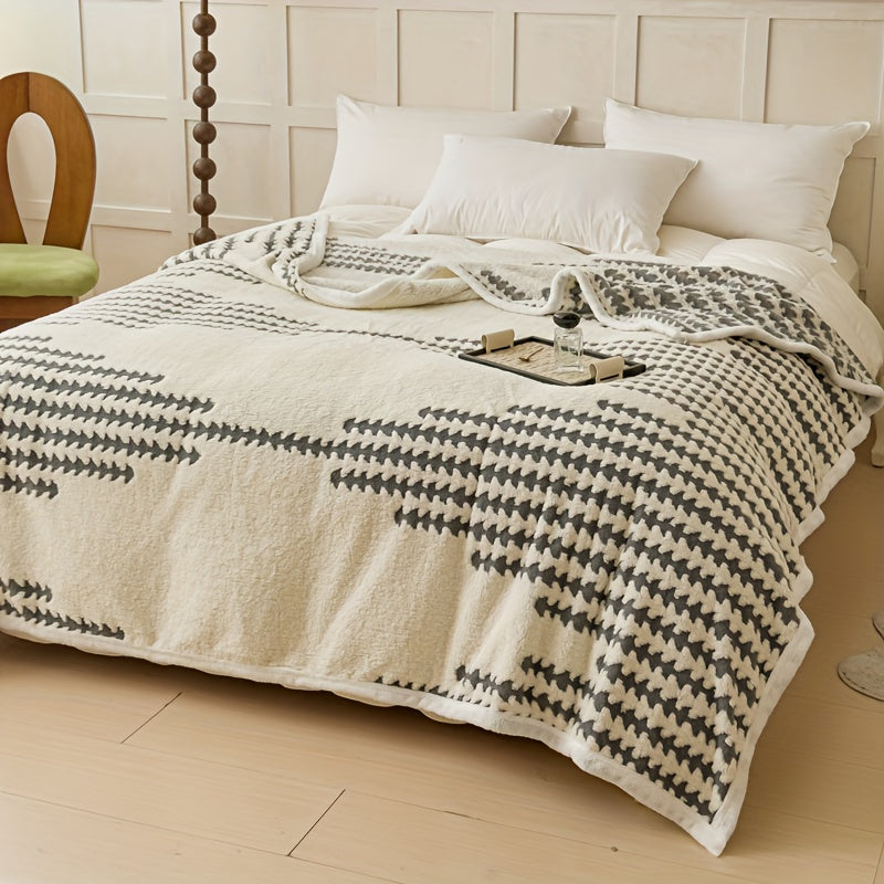 All-Season Thickened Taffeta Fleece Blanket - Soft Geometric Pattern, Lightweight & Durable for Office Naps