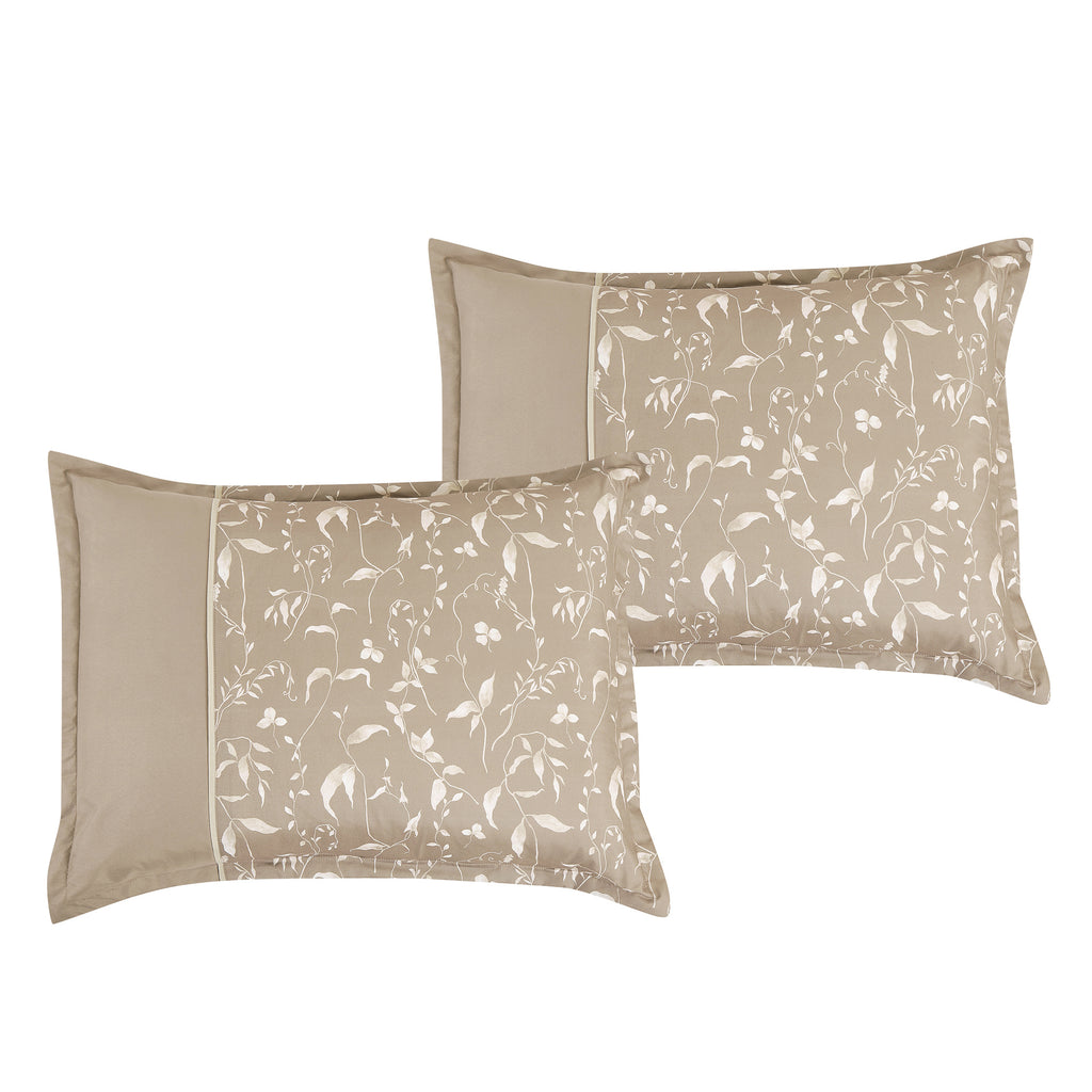Premium Comfort Elevate your bedroom with this meticulously crafted 9-piece bedding collection