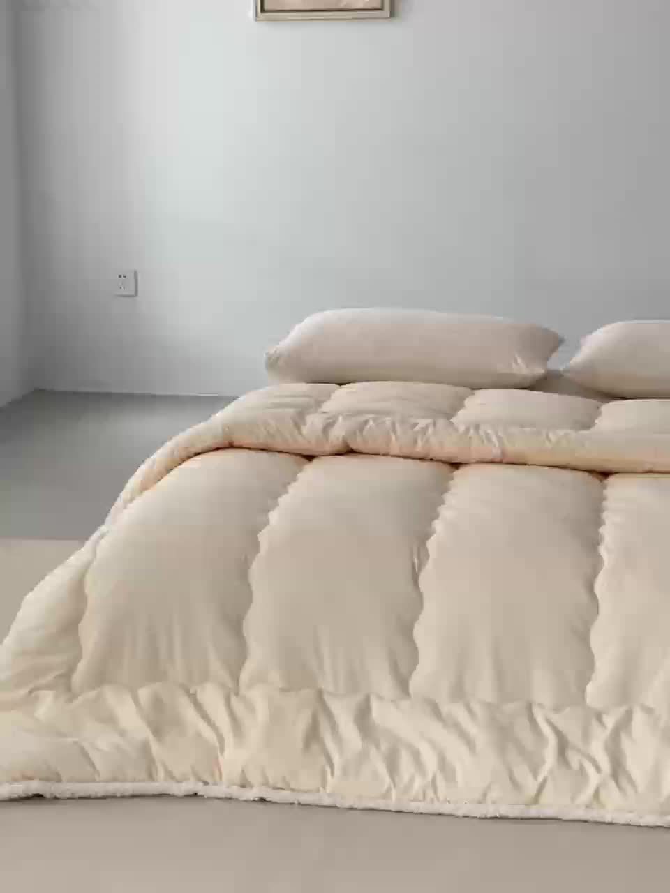 1 Pack All-Season Soft Fabric Quilt Core with 3-Sided Lamb Suede Trim, 100% Polyester Fill